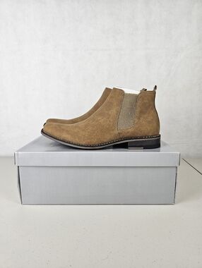 Perry Ellis Men’s Tan Suede Chukka Boots